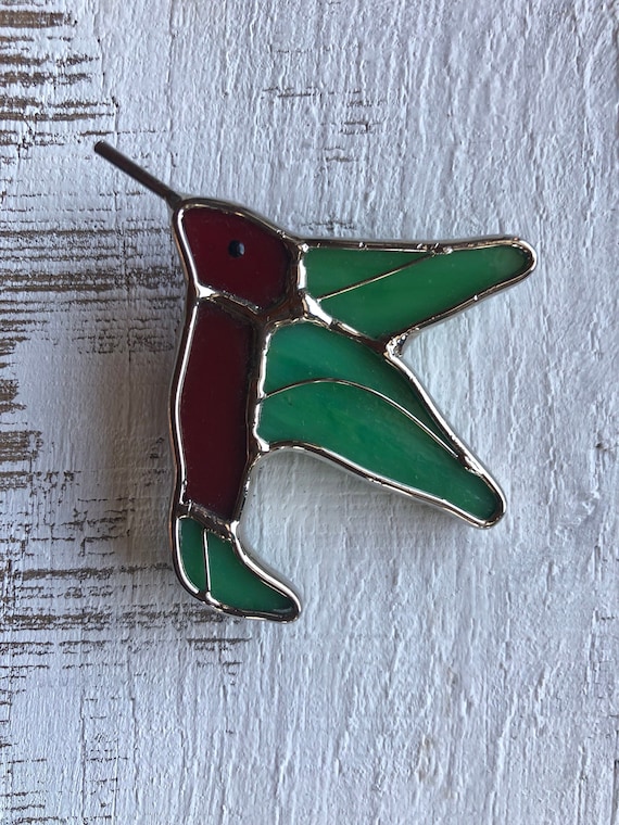 Beautiful vintage stained glass hummingbird brooch