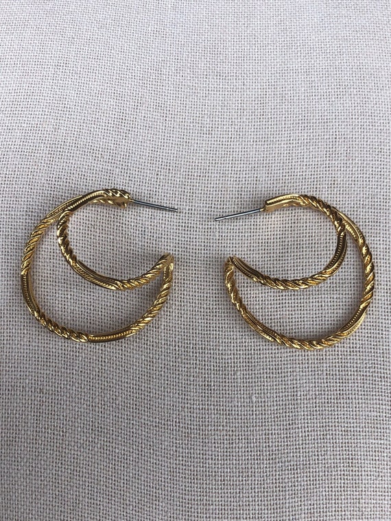 Large Avon gold tone textured twisted curved doub… - image 5