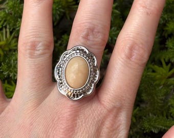 Vintage Avon silvery sands statement ring size 7 and 3/4