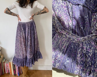 Vintage Indian gauze cotton handblock printed skirt // Size S to M