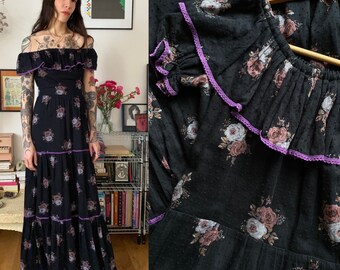 Vintage 1970s black and purple floral prairie dress // Size XS-S