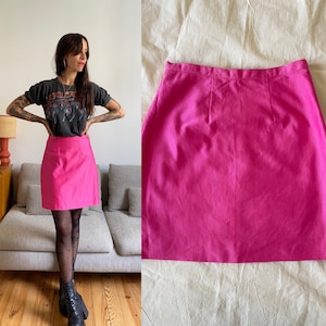 Vintage 1980s high waisted pink mini skirt // Size S