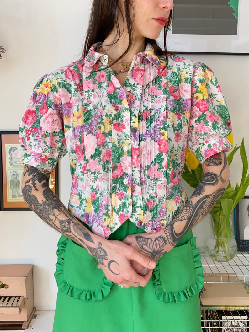 Vintage 80s floral balloon sleeves shirt // Size L image 4