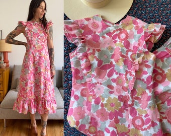 Vintage 1960s ruffled floral dress // Size XS