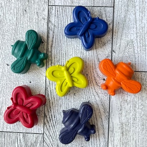 Bee & Butterfly Crayons: Party Favor Set