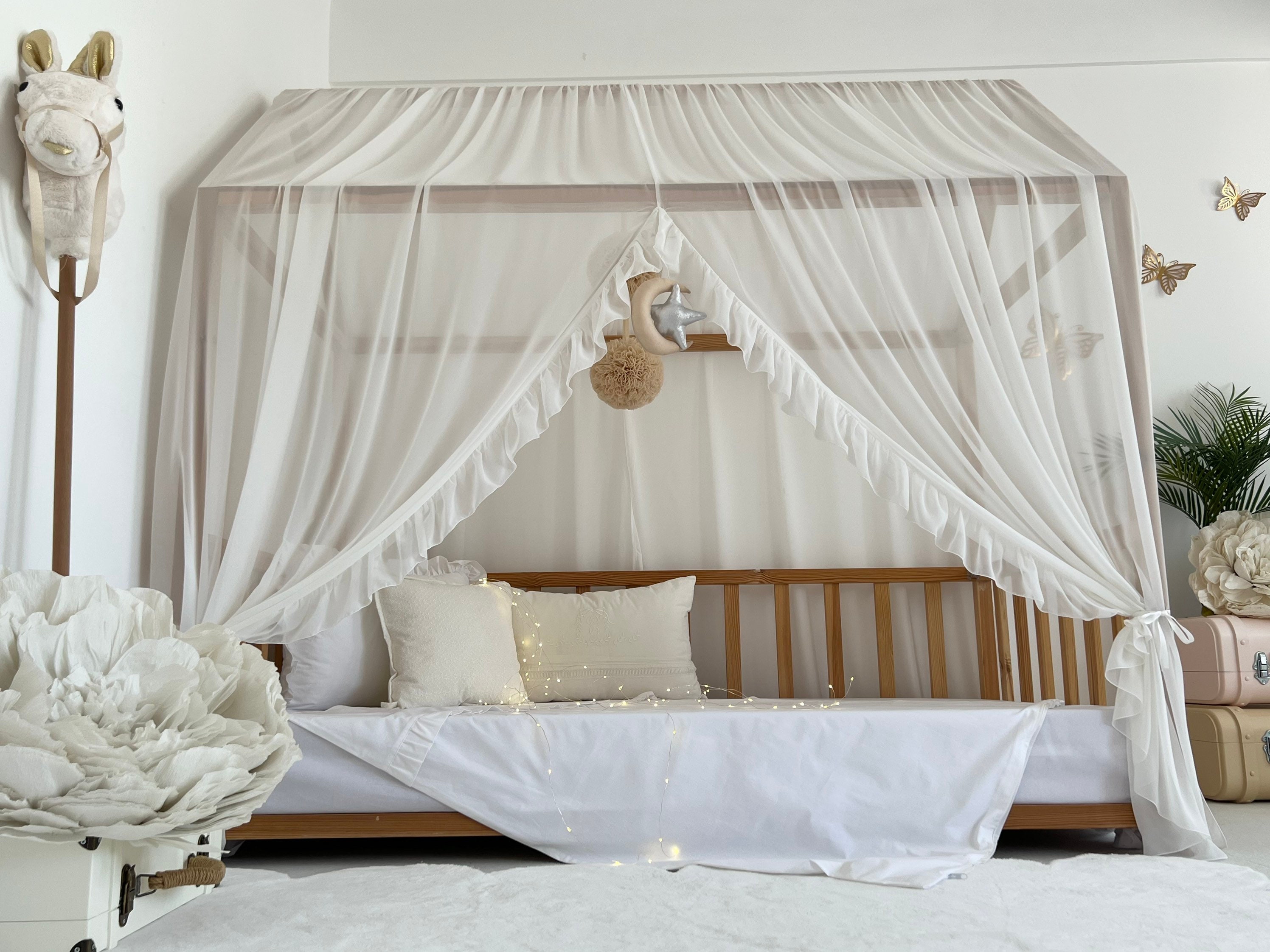 Doll Canopy Bed with Lavender Linens ドール 人形 フィギュア