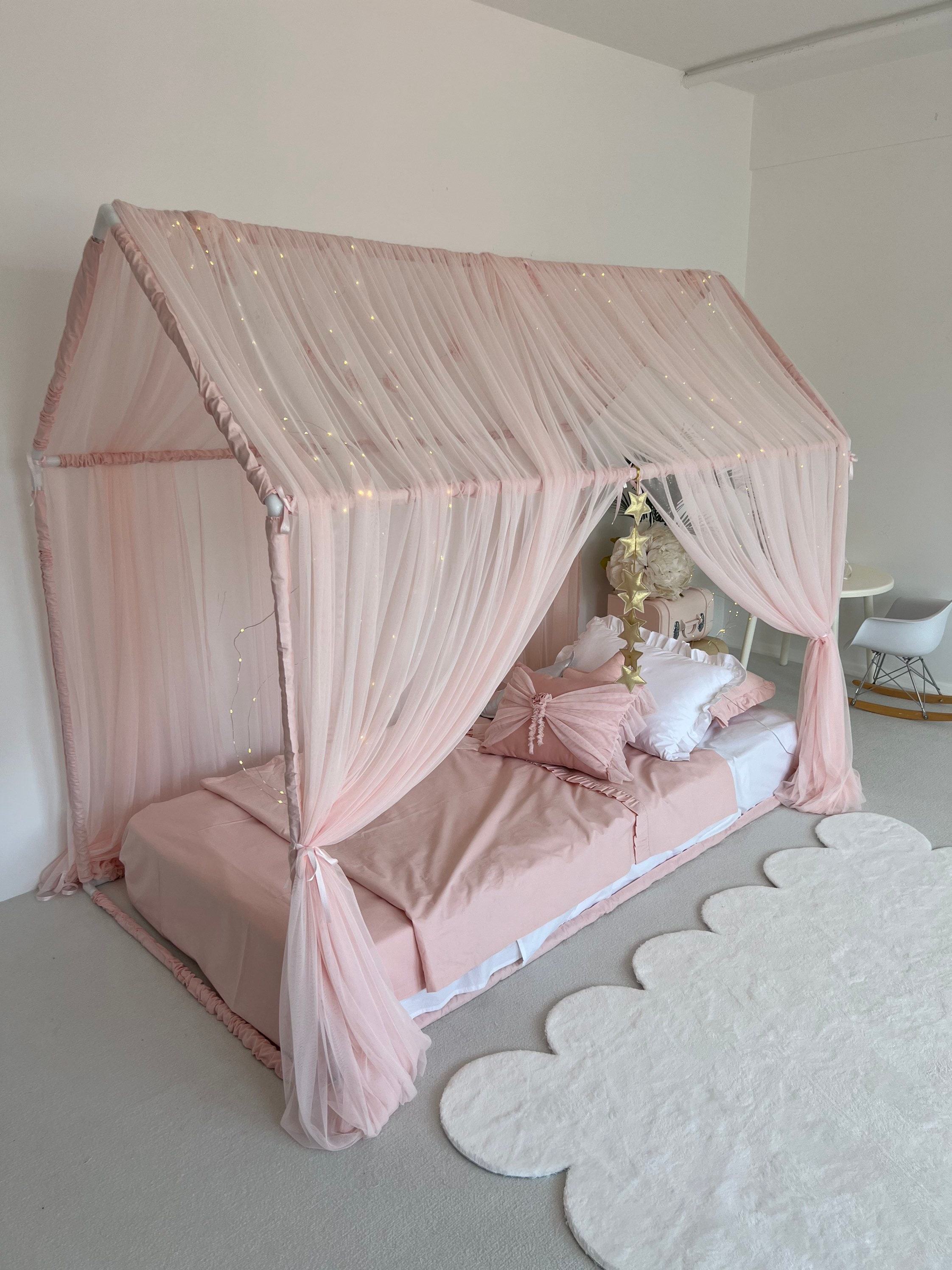 Pink canopy store bed twin