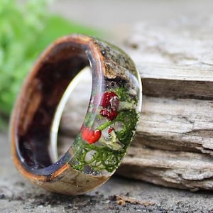 Real moss lichen resin ring Birch bark Mens ring Wood resin ring Nature Boho ring Rustic ring for women Eco Friendly Green Forest Jewelry