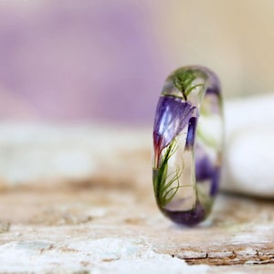 Lilac flower resin ring Nature inspired rings Moss rings Green jewelry Eco resin ring Terrarium ring Nature rings Pressed flower jewelry