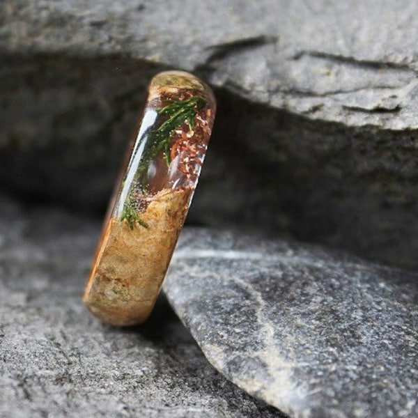 Real Juniper resin ring with Birch bark and Copper metal shavings Womens ring Wood resin ring Nature resin ring Eco Friendly Forest Jewelry