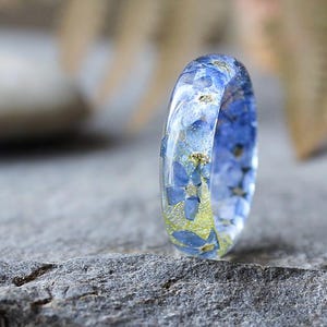 Blue Forget me not ring Resin ring Thin band ring Transparent resin ring Pressed flower ring Nature jewelry Blue band rings Gift for her