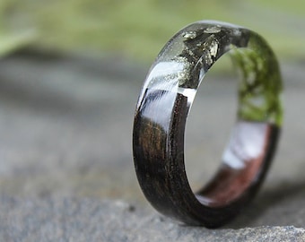 Wood resin ring with moss and pyrite Mens womens wood ring Moss wood ring Unisex band Nature ring Womens Ring Green brown Forest Jewelry