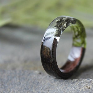 Wood resin ring with moss and pyrite Mens womens wood ring Moss wood ring Unisex band Nature ring Womens Ring Green brown Forest Jewelry