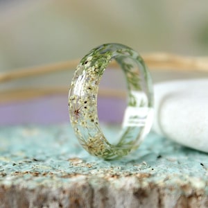Queen Anne Lace resin ring Womens ring Nature resin ring Delicate ring White green ring Real flowers rings Pressed flower jewelry