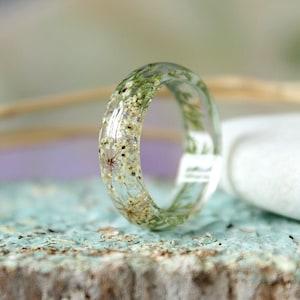 Queen Anne Lace resin ring Womens ring Nature resin ring Delicate ring White green ring Real flowers rings Pressed flower jewelry resin ring