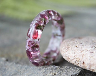 Anillo granate Anillo de resina Heather Flower - Enero Anillo Birthstone Anillo Zodiac en tamaños personalizados Anillo rosa inusual Anillo rojo Gemstone Eco Friendly