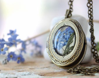 Forget-me-not flowers Locket necklace Queen Blue resin necklace Picture frame pendant photo Frame Link Small Locket Pendant Memorial gift