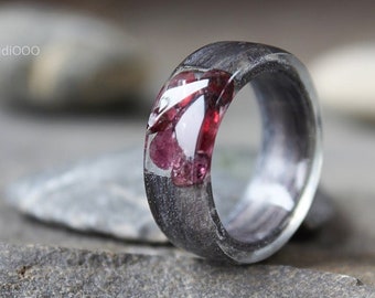 Wood resin ring Garnet Mens women ring January Birthstone ring Engagement wood ring Fashion ring Nature resin ring Delicate ring Green ring