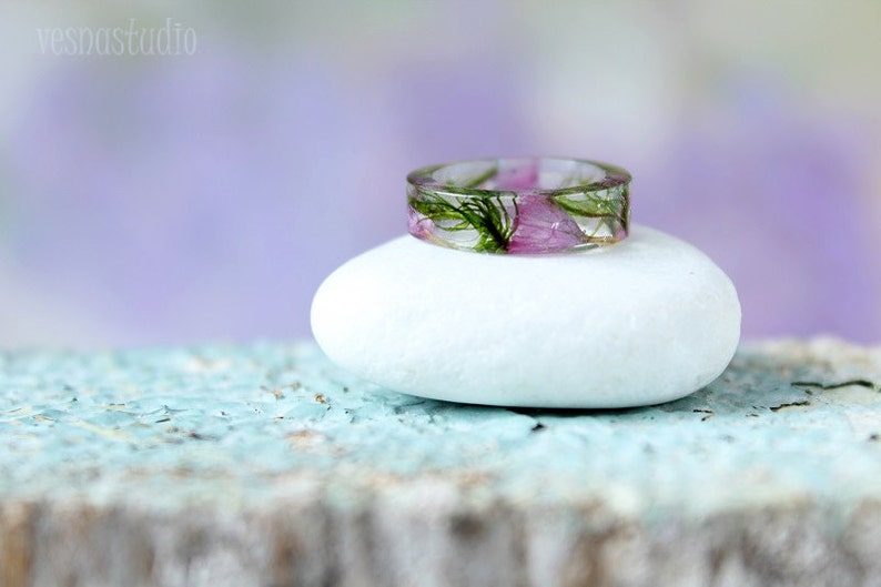 Pink flower ring Resin ring Modern flower child rings Moss rings Eco resin ring Real flower resin ring Dried wildflowers Womens gift