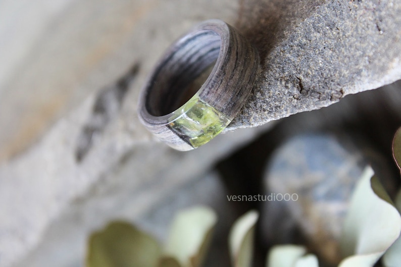 Wood resin ring Peridot Mens women ring August Birthstone ring Engagement wood ring Fashion ring Nature resin ring Delicate ring Green ring image 3