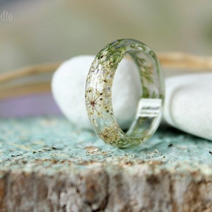 Queen Anne Lace resin ring Womens ring Nature resin ring Delicate ring White green ring Real flowers rings Pressed flower jewelry imagem 2