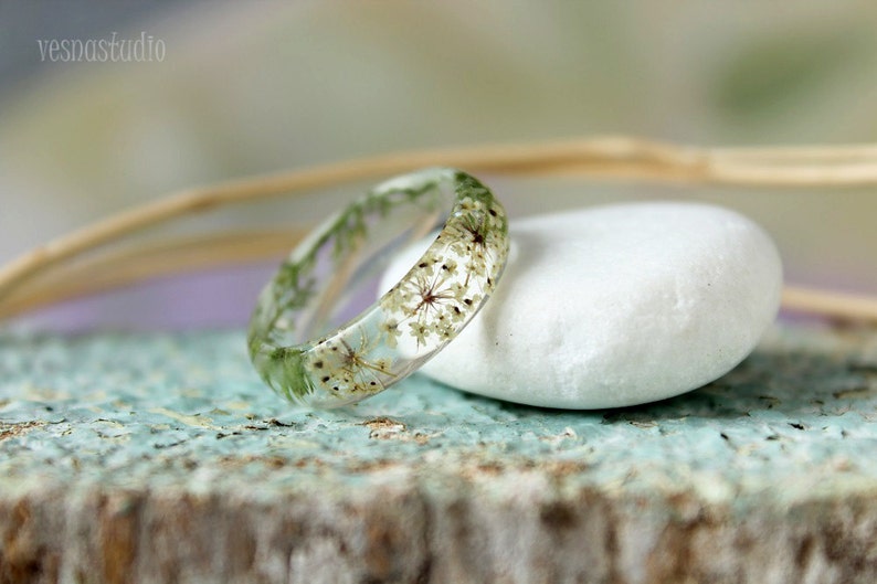 Queen Anne Lace resin ring Womens ring Nature resin ring Delicate ring White green ring Real flowers rings Pressed flower jewelry image 3
