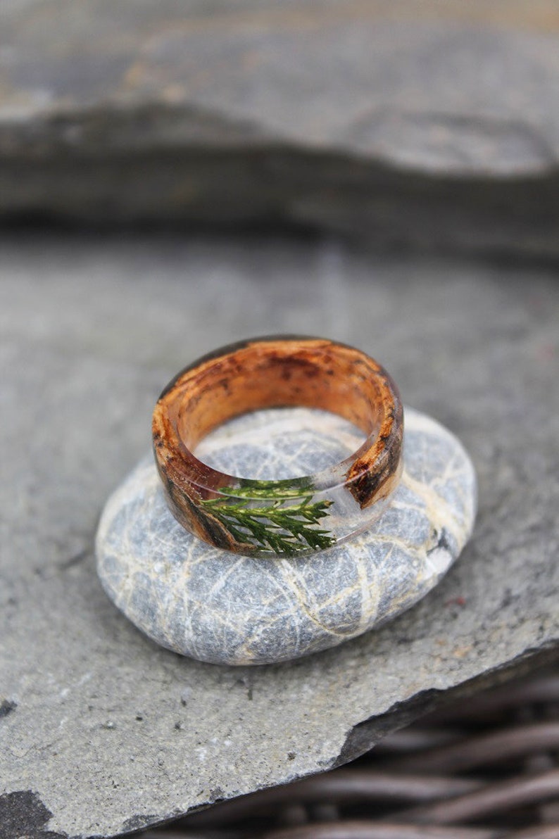 Real Juniper resin ring Birch bark Mens ring Wood resin ring Nature resin ring Boho ring Rustic ring Eco Friendly Green Forest Jewelry image 2