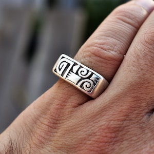 Old engraved solid silver ring - Morocco