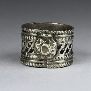 Old silver band ring - Indian silver ring