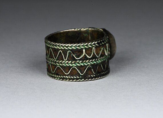 Antique large berber silver ring - image 8