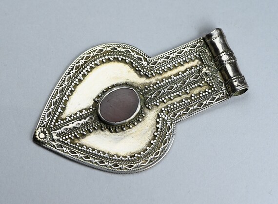 Antique silver and carnelian pendant - Turkmen je… - image 3