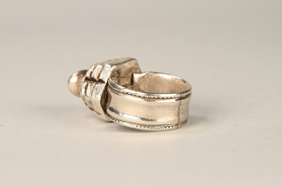 Antique heavy solid silver ring - image 6