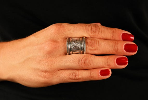 High silver Tuareg ring - Engraved ring - image 1