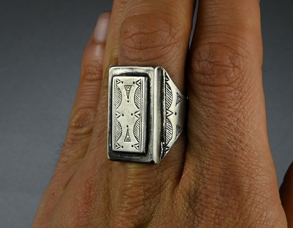Old Tuareg engraved silver ring, solid silver ring - image 1