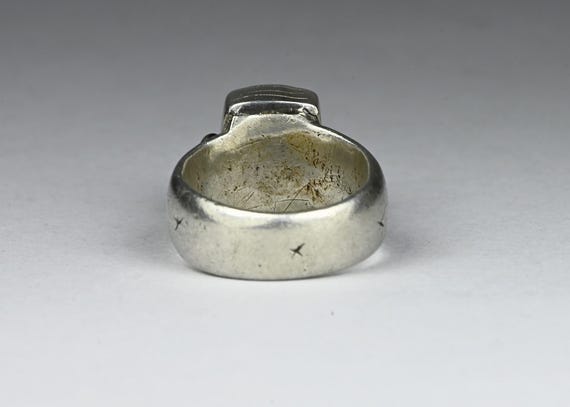 Antique solid silver ring with large coral bead - image 5