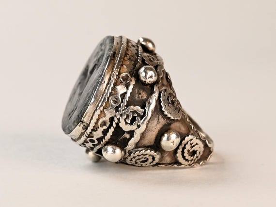 Large Antique Solid Silver Ring with Engraved Ant… - image 5