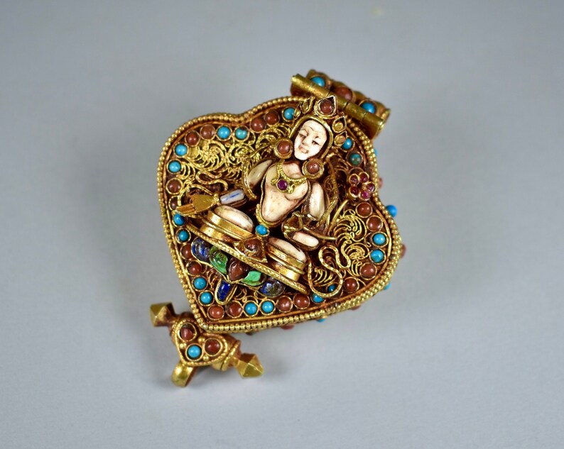 Pendentif Tibétain Ghau En Argent Et Lapis-lazuli - Nœud Sans Fin Pour L'amour - Fait Main Au Népal