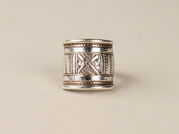 High silver Tuareg ring - Engraved ring - image 4