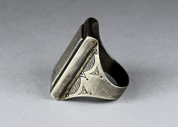 Old Tuareg engraved silver ring, solid silver ring - image 8