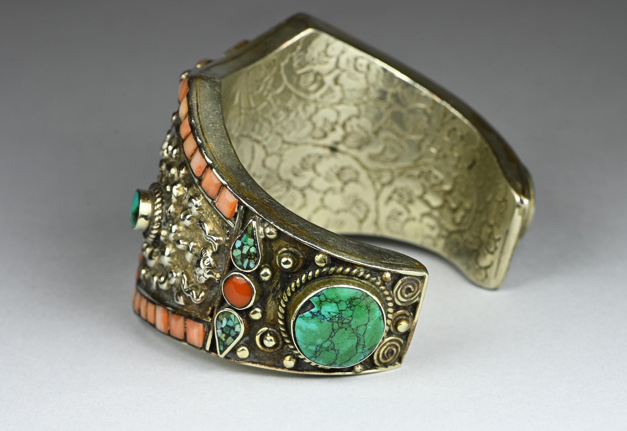 Bracelet Ethnique Ancien En Argent Massif Et Corail - Poids 41.47g, Style Jonc, Occasion