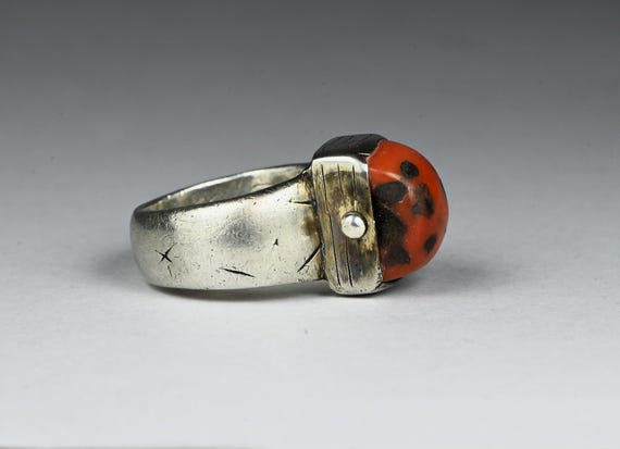 Antique solid silver ring with large coral bead - image 4