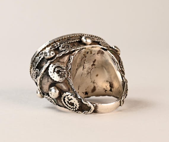Large Antique Solid Silver Ring with Engraved Ant… - image 4