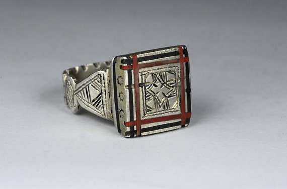 Antique solid silver enamel ring - Tuareg ring - image 3
