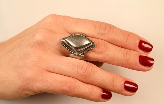 Antique Fulani (Peul) solid silver ring, African … - image 4