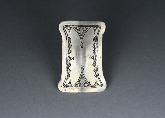 Engraved silver Tuareg ring - image 3
