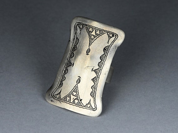 Engraved silver Tuareg ring - image 1