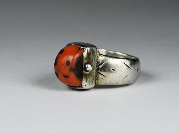 Antique solid silver ring with large coral bead - image 1