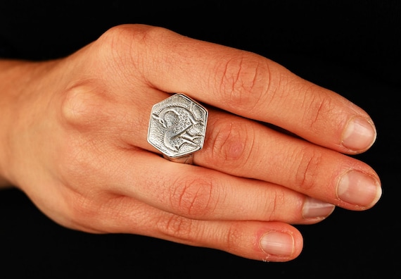 Antique Turkmen Solid Silver Ring with Engraved A… - image 4