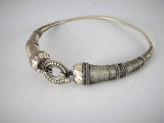Antique indian silver rigid necklace - Indian jewe