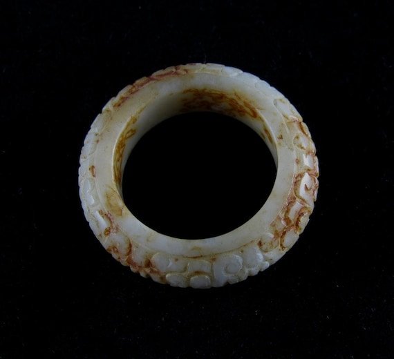 Antique white jade ring